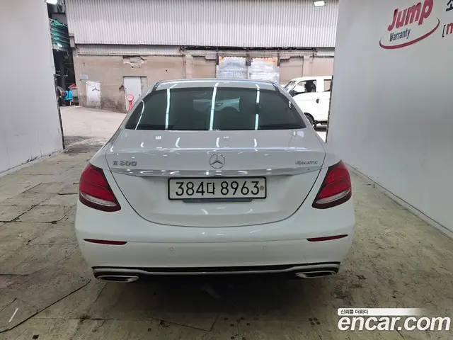 Mercedes-Benz E-Class 2018 2.0 автомат (гидро), миниатюра 4