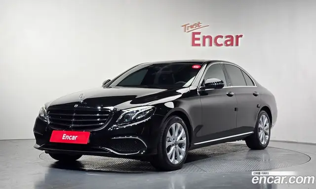 Mercedes-Benz E-Class 2019 2.0 автомат (гидро), миниатюра 1