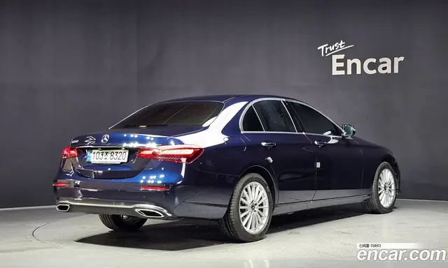 Mercedes-Benz E-Class 2021 2.0 автомат (гидро), миниатюра 2
