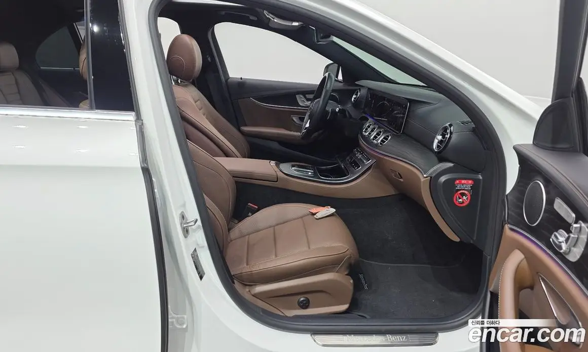 Mercedes-Benz E-Class 2023 2.0 автомат (гидро), фото 16