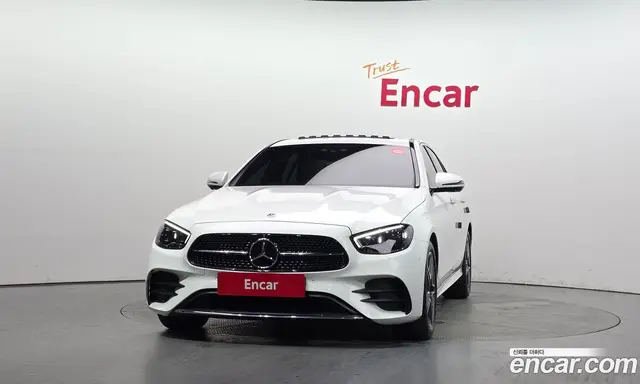 Mercedes-Benz E-Class 2023 2.0 автомат (гидро), миниатюра 3