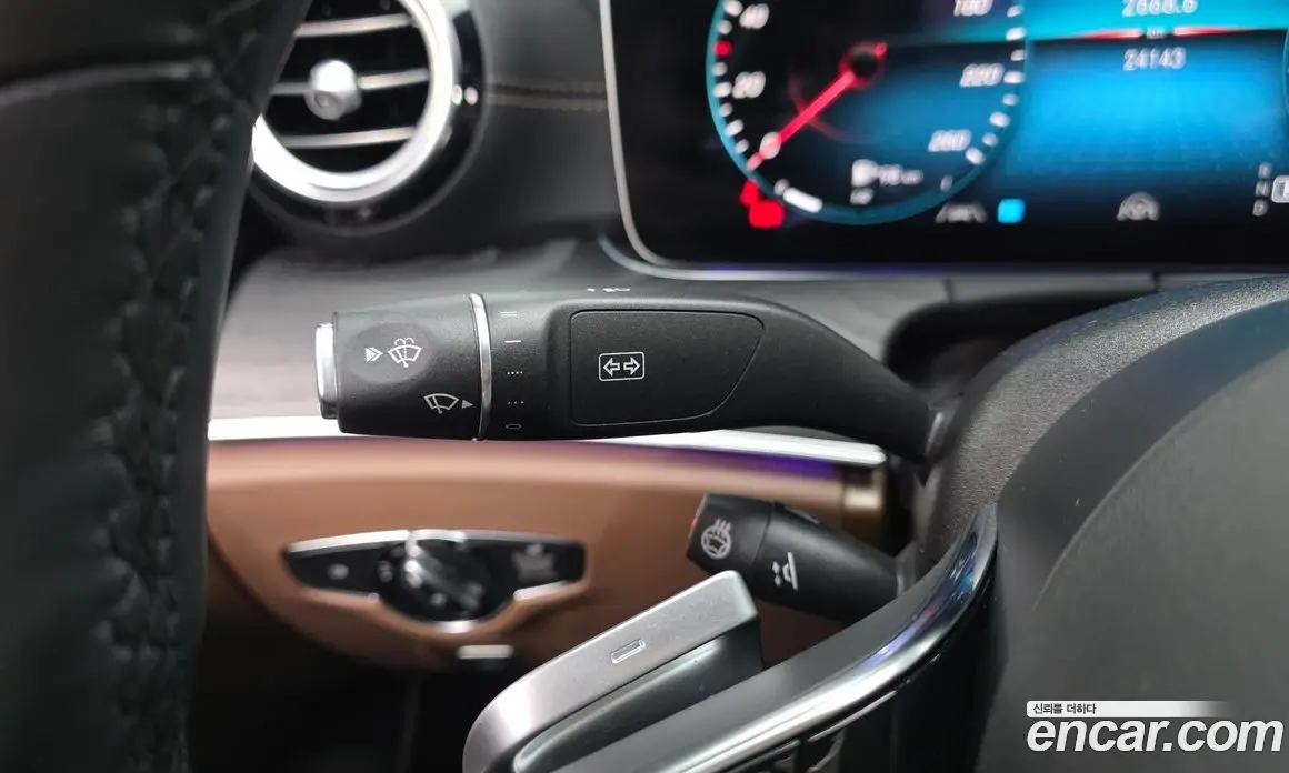 Mercedes-Benz E-Class 2023 2.0 автомат (гидро), фото 27