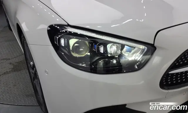 Mercedes-Benz E-Class 2023 2.0 автомат (гидро), миниатюра 8