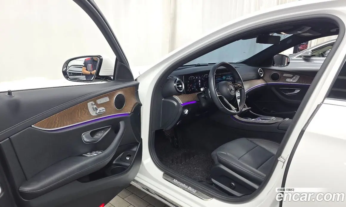 Mercedes-Benz E-Class 2023 2.0 автомат (гидро), фото 10