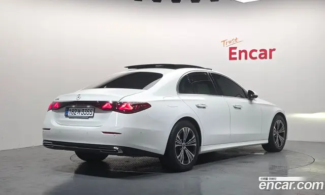 Mercedes-Benz E-Class 2025 2.0 автомат (гидро), миниатюра 2