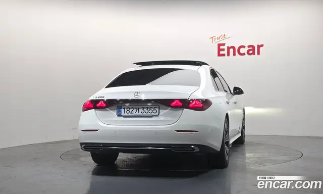 Mercedes-Benz E-Class 2025 2.0 автомат (гидро), миниатюра 4