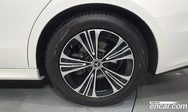 Mercedes-Benz E-Class 2025 2.0 автомат (гидро), миниатюра 7