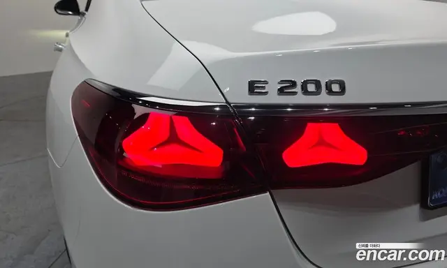 Mercedes-Benz E-Class 2025 2.0 автомат (гидро), миниатюра 9