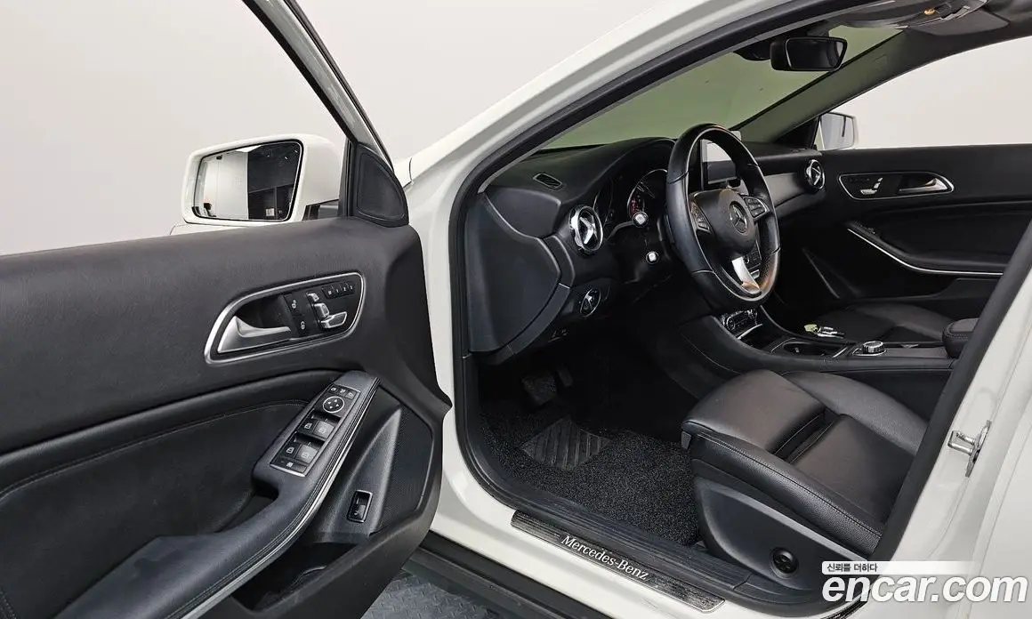 Mercedes-Benz GLA-Class 2018 2.0 автомат (гидро), фото 13