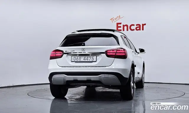Mercedes-Benz GLA-Class 2018 2.0 автомат (гидро), миниатюра 4