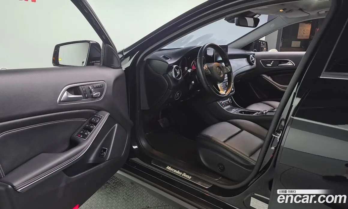 Mercedes-Benz GLA-Class 2018 2.0 автомат (гидро), фото 13