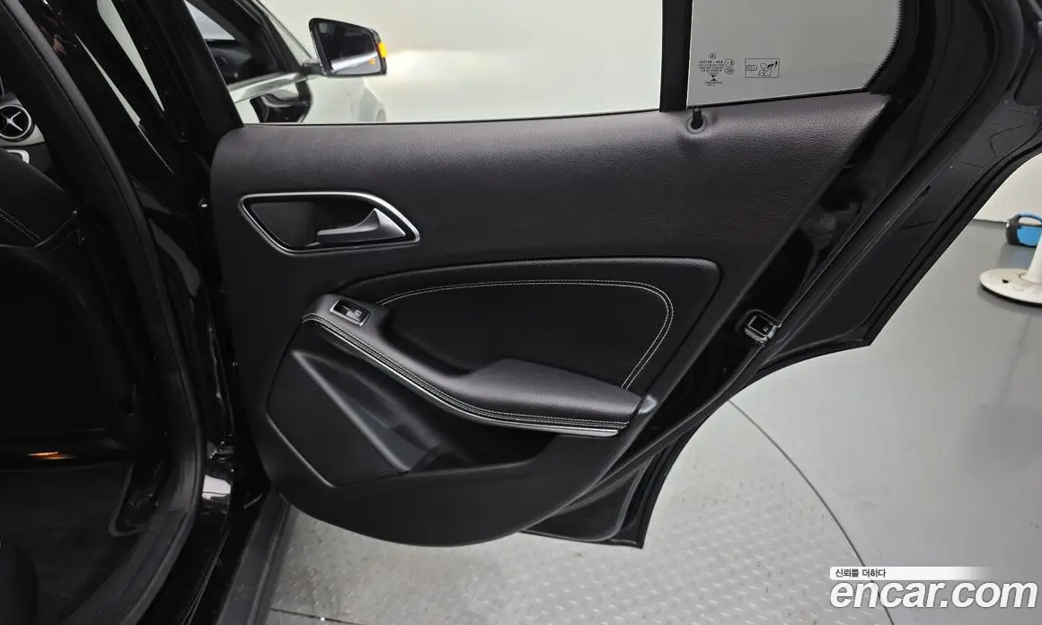 Mercedes-Benz GLA-Class 2018 2.0 автомат (гидро), фото 15