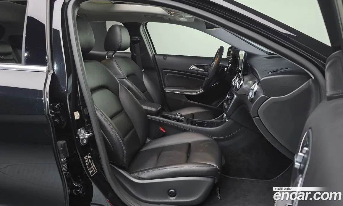 Mercedes-Benz GLA-Class 2018 2.0 автомат (гидро), фото 16