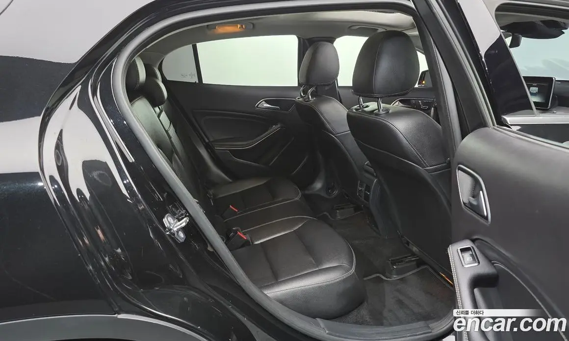 Mercedes-Benz GLA-Class 2018 2.0 автомат (гидро), фото 17