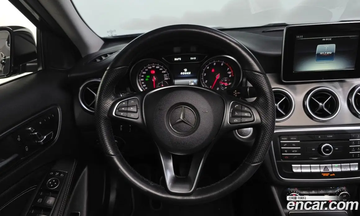 Mercedes-Benz GLA-Class 2018 2.0 автомат (гидро), фото 19