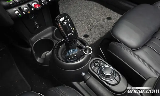Mini Cooper Convertible 2023 2.0 автомат (гидро), миниатюра 12