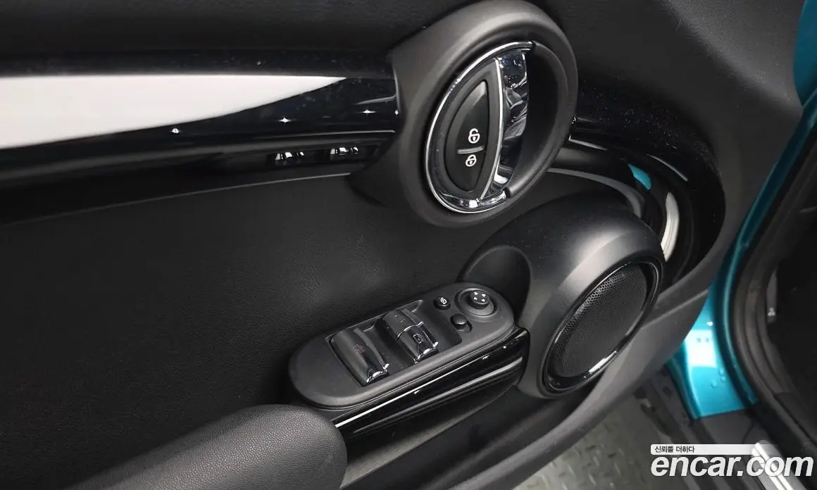 Mini Cooper Convertible 2023 2.0 автомат (гидро), фото 31