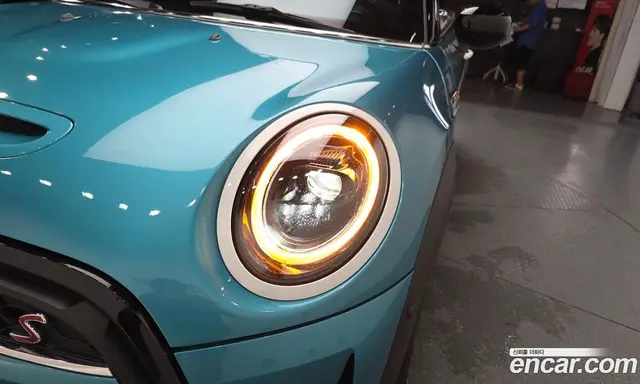 Mini Cooper Convertible 2023 2.0 автомат (гидро), миниатюра 8