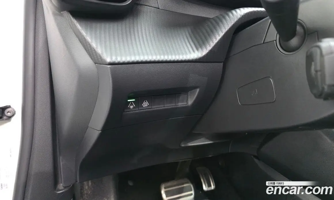 Peugeot 2008 2023 0.1 автомат (гидро), фото 19