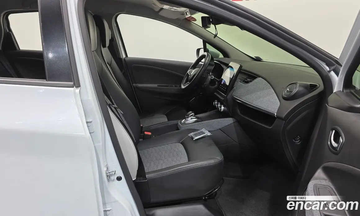 Renault (Samsung) Zoe 2021 0.2 автомат (гидро), фото 13