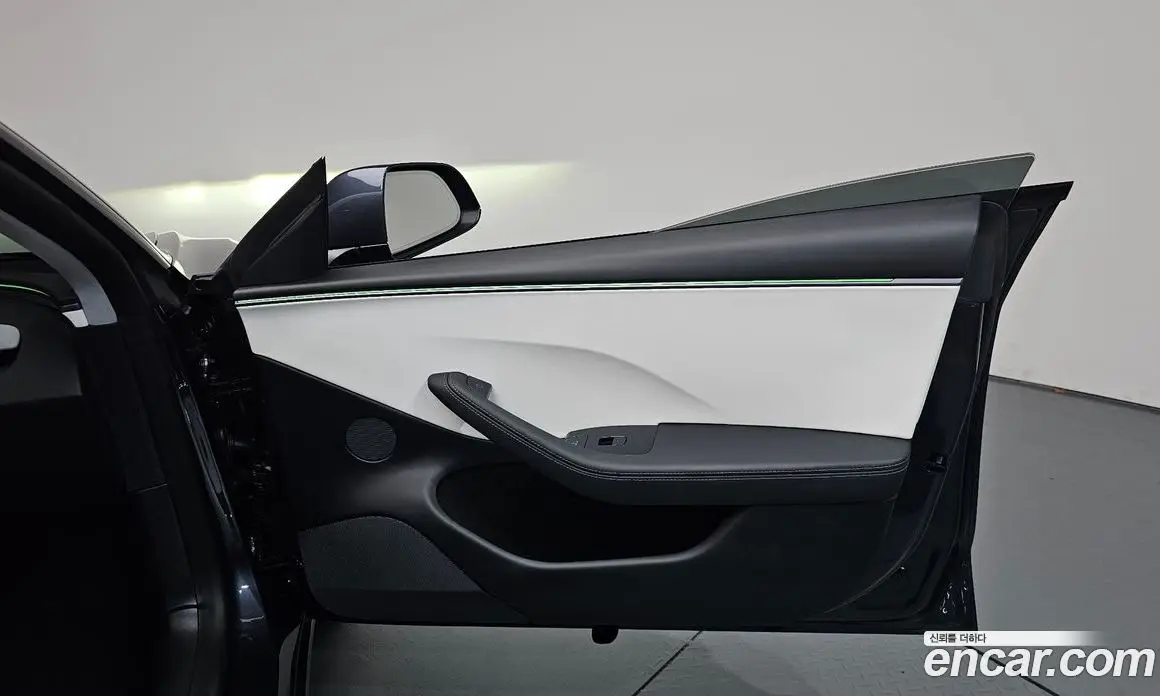 Tesla Model 3 2025 0.2 автомат (гидро), фото 13
