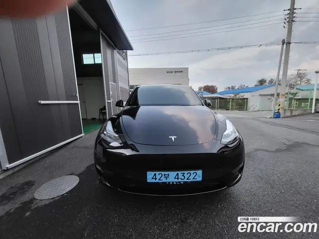 Tesla Model Y 2021 автомат (гидро), миниатюра 3