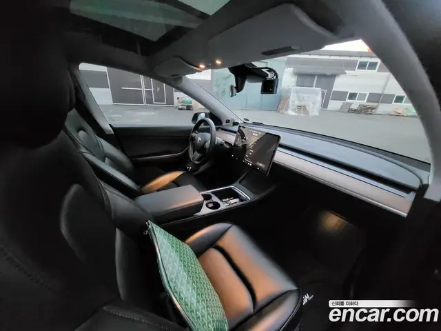 Tesla Model Y 2021 автомат (гидро), миниатюра 7