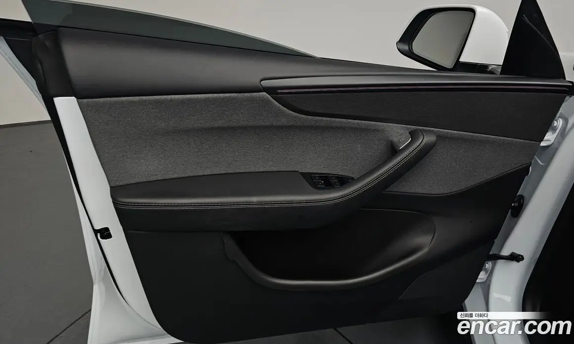 Tesla Model Y 2025 0.2 автомат (гидро), фото 13