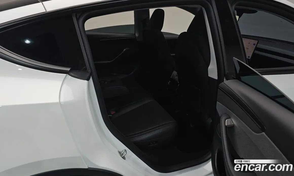 Tesla Model Y 2025 0.2 автомат (гидро), фото 17