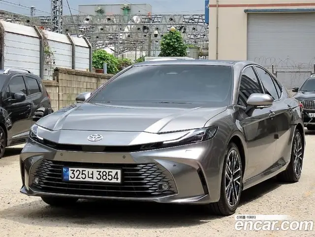 Toyota Camry 2025 2.5 автомат (гидро), миниатюра 2