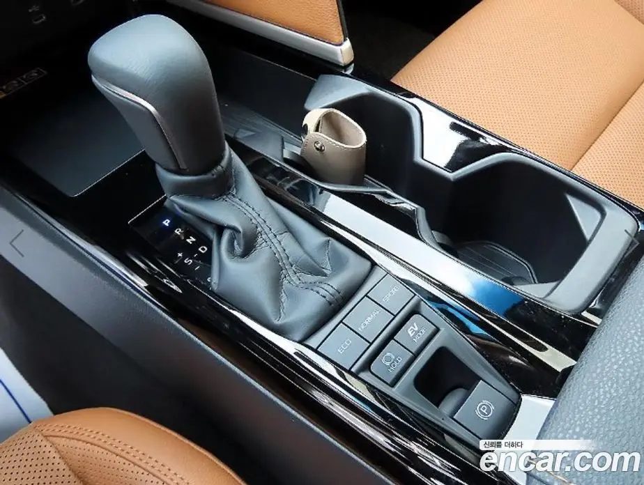 Toyota Camry 2025 2.5 автомат (гидро), фото 11