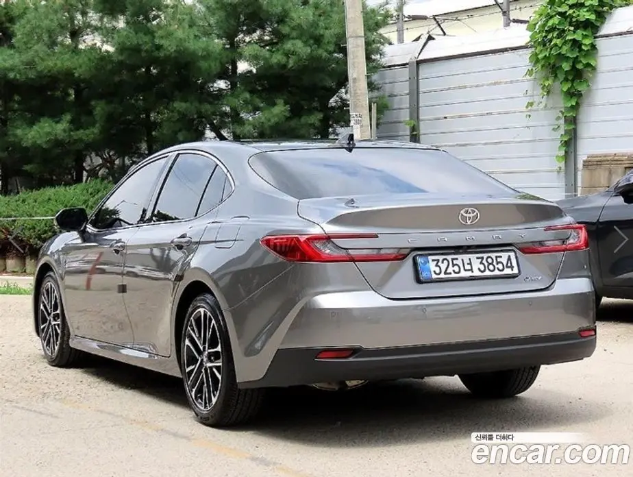Toyota Camry 2025 2.5 автомат (гидро), фото 3