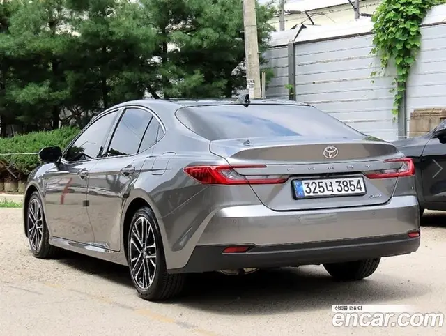 Toyota Camry 2025 2.5 автомат (гидро), миниатюра 3