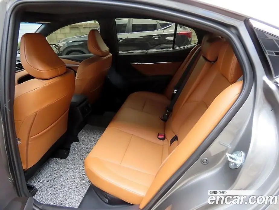 Toyota Camry 2025 2.5 автомат (гидро), фото 6