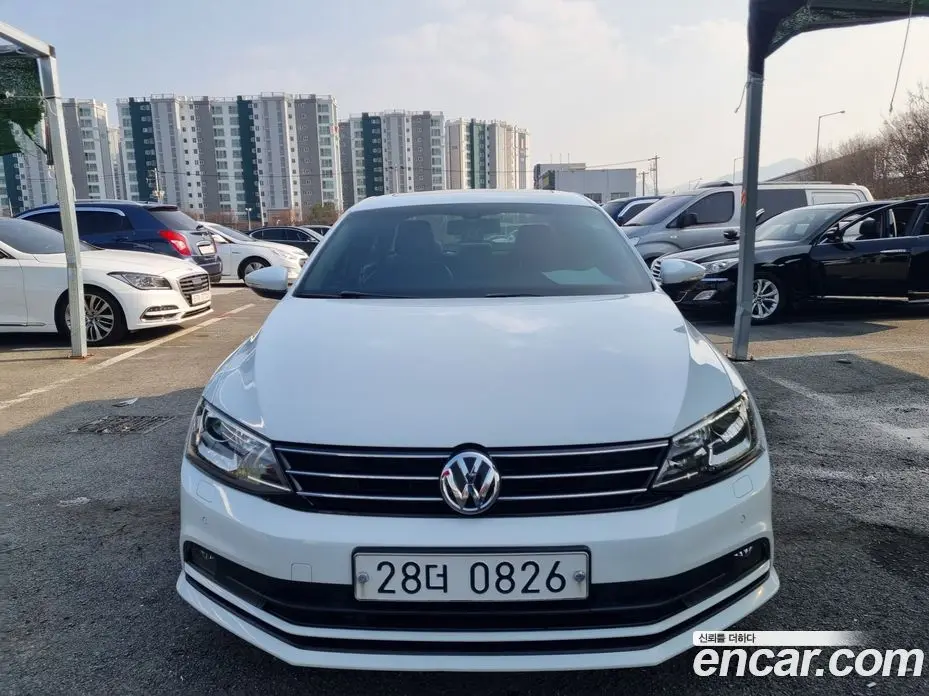 Volkswagen Jetta 2015 2.0 автомат (гидро), фото 1 Volkswagen Jetta 2015 2.0 автомат (гидро), фото 1