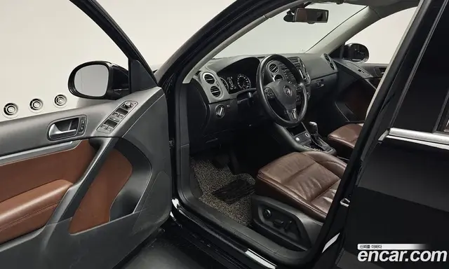 Volkswagen Tiguan 2012 2.0 автомат (гидро), миниатюра 12