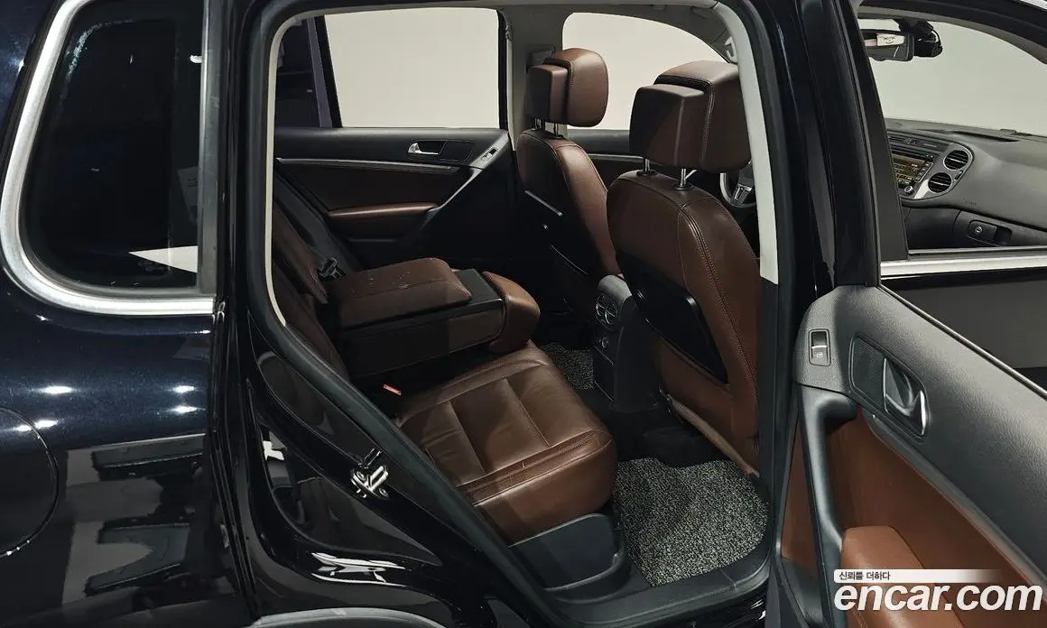 Volkswagen Tiguan 2012 2.0 автомат (гидро), фото 17