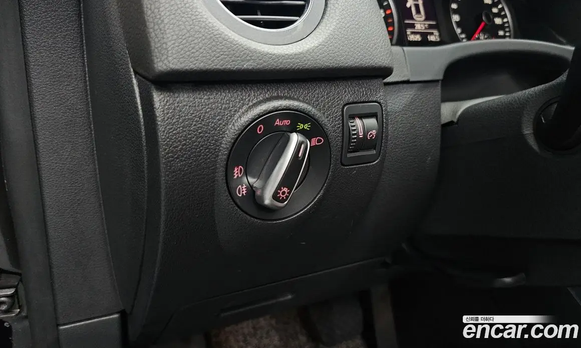 Volkswagen Tiguan 2012 2.0 автомат (гидро), фото 24