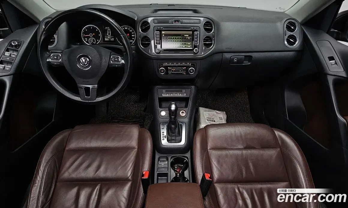 Volkswagen Tiguan 2012 2.0 автомат (гидро), фото 9