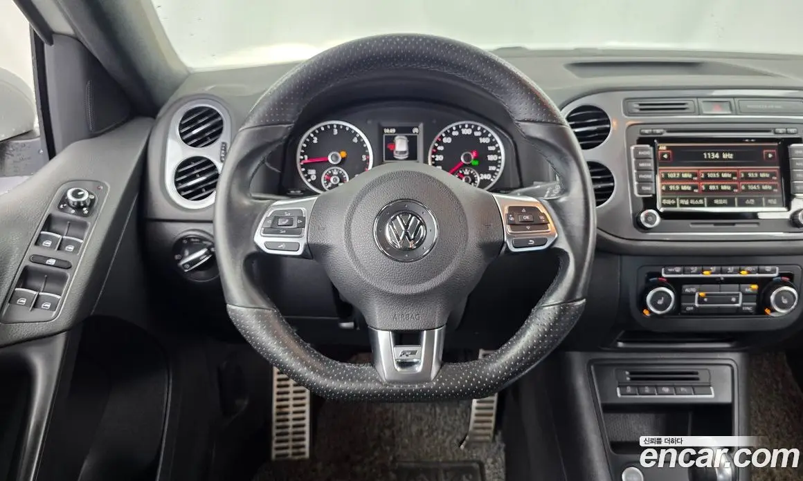 Volkswagen Tiguan 2014 2.0 автомат (гидро), фото 13
