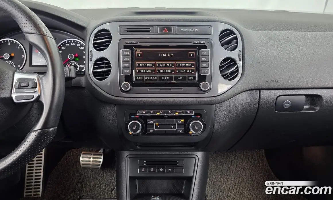 Volkswagen Tiguan 2014 2.0 автомат (гидро), фото 14