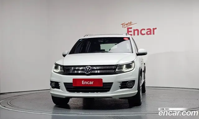 Volkswagen Tiguan 2014 2.0 автомат (гидро), миниатюра 3