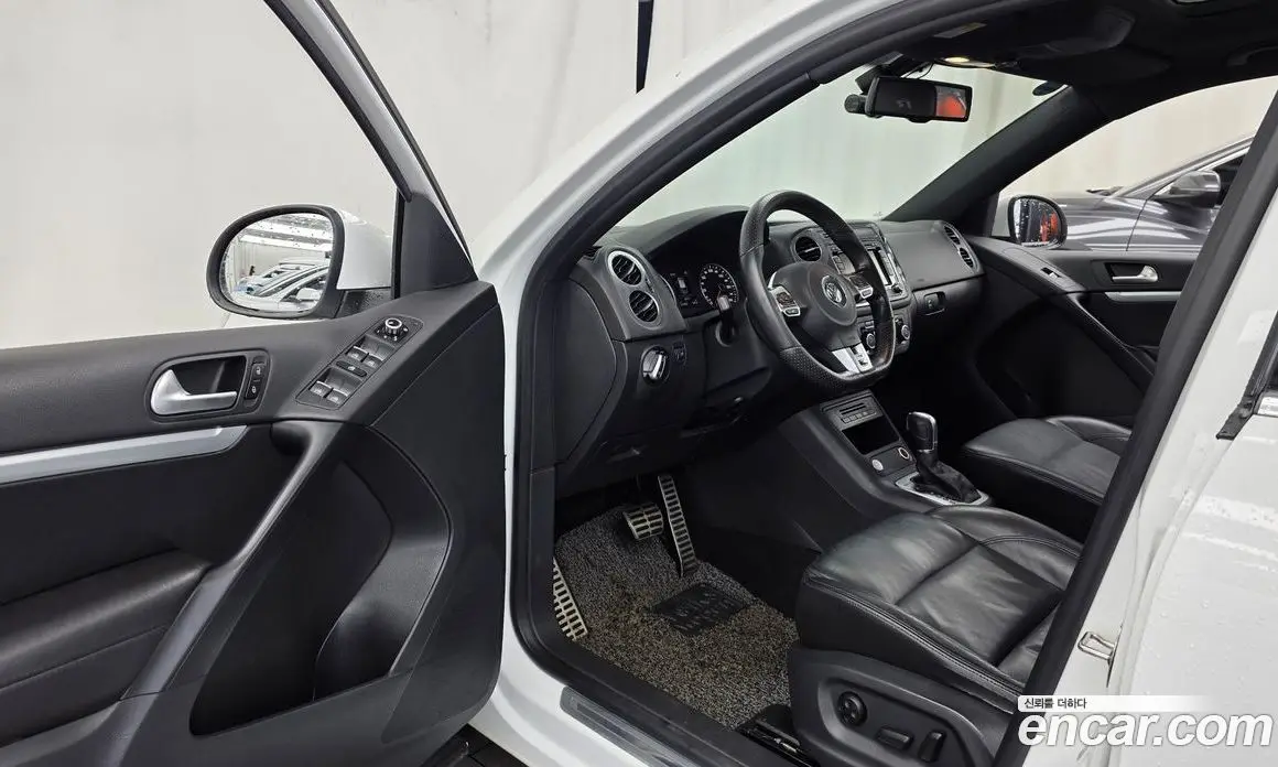 Volkswagen Tiguan 2014 2.0 автомат (гидро), фото 10