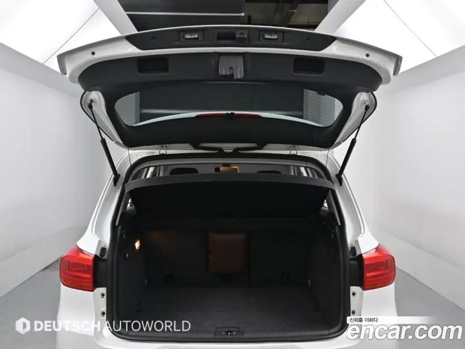Volkswagen Tiguan 2015 2.0 автомат (гидро), фото 20