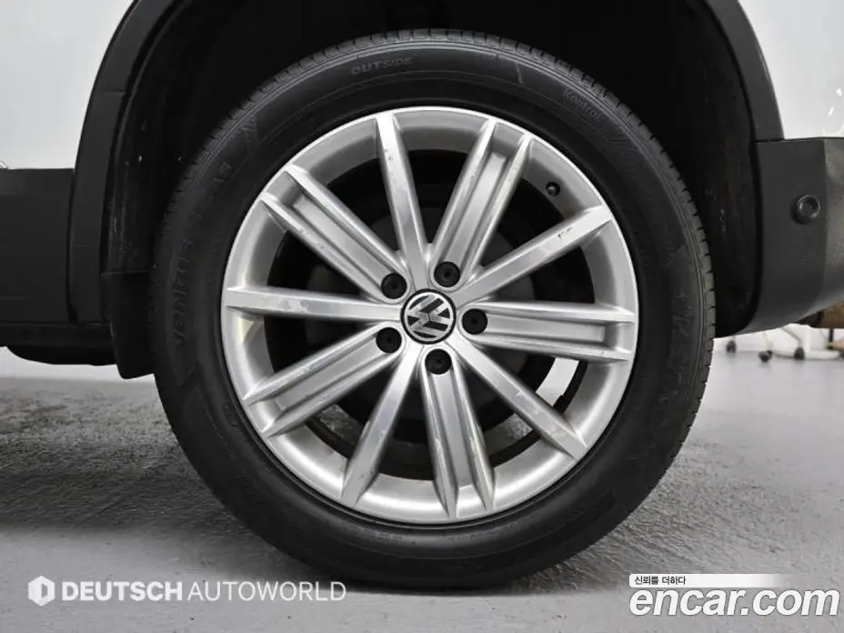 Volkswagen Tiguan 2015 2.0 автомат (гидро), фото 5