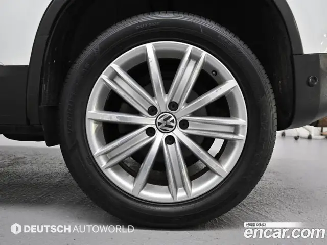 Volkswagen Tiguan 2015 2.0 автомат (гидро), миниатюра 5