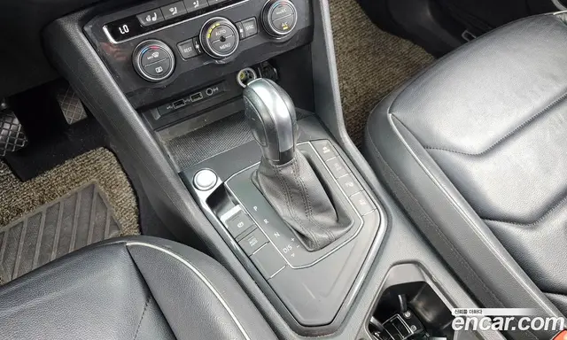 Volkswagen Tiguan 2020 2.0 автомат (гидро), миниатюра 9
