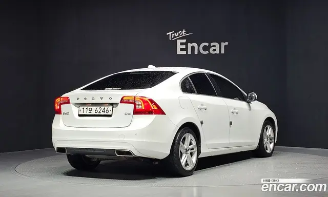 Volvo S60 2015 2.0 автомат (гидро), миниатюра 2