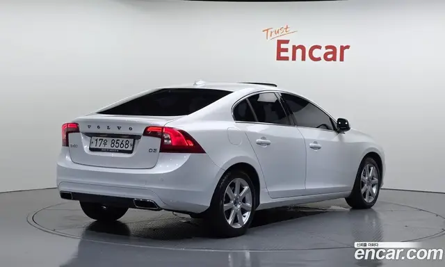 Volvo S60 2018 2.0 автомат (гидро), миниатюра 2