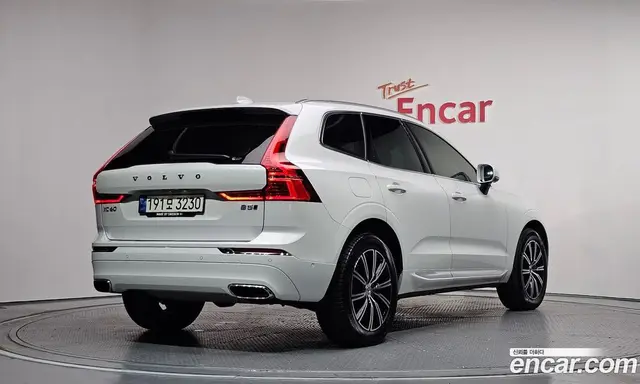 Volvo XC60 2021 2.0 автомат (гидро), миниатюра 2